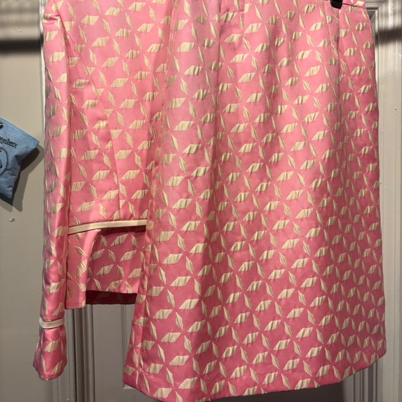 Lily & Taylor Suit - Picture 8 of 13